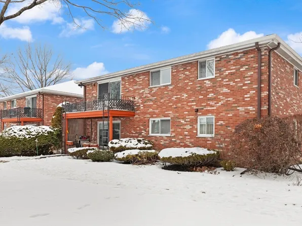 28 Fountain Ln APT 2, Weymouth, MA 02190