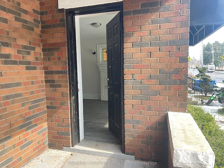 987 Main St E #1 — Photo 1