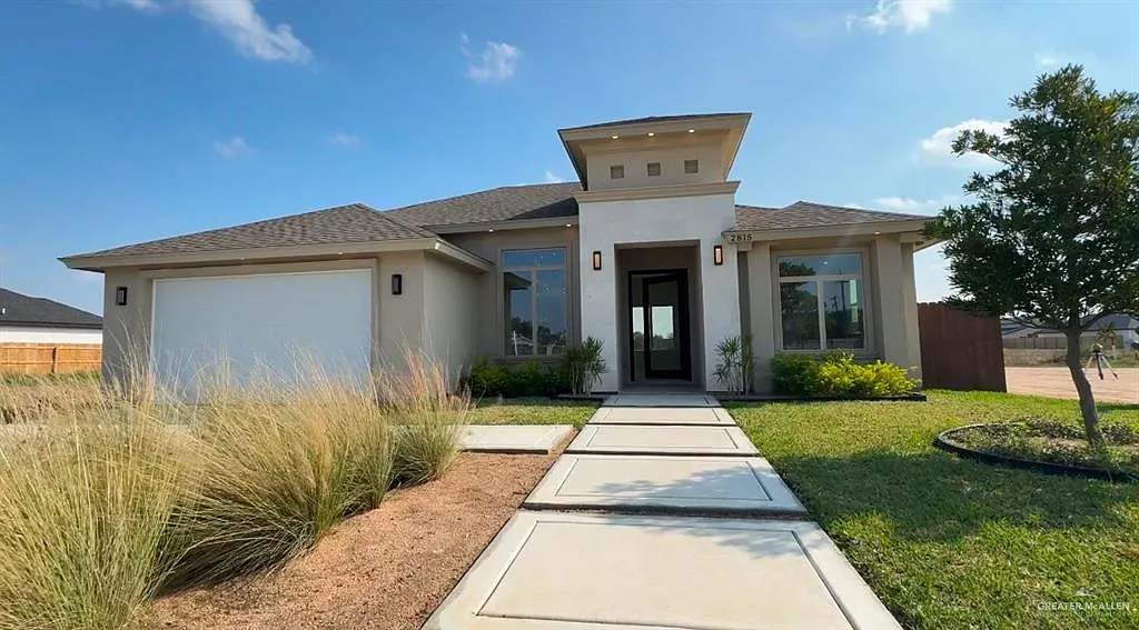 3 bed, 2.0 bath, 1426 sqft, $2,300 — Photo 1