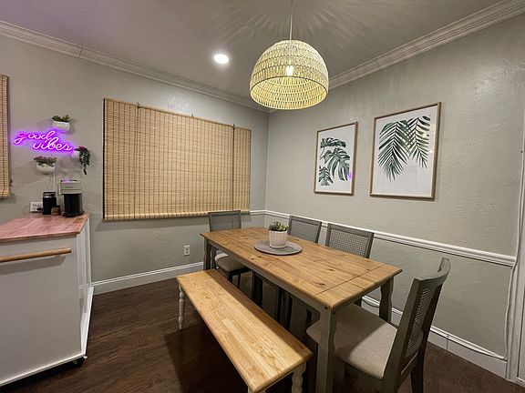 5th image of 7510 Dickens Ave