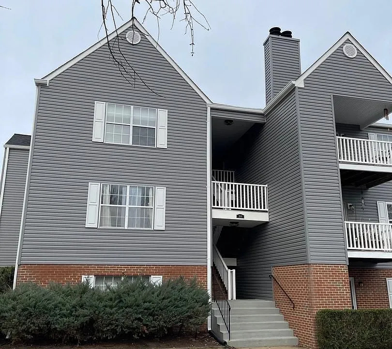 200 Grosvenor Ln #102