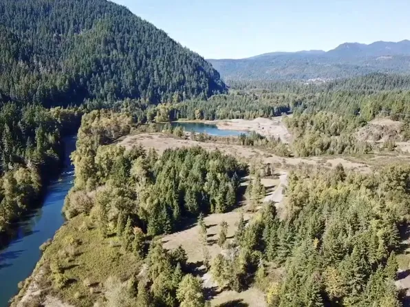 49064 Hills Creek Rd, Oakridge, OR 97463