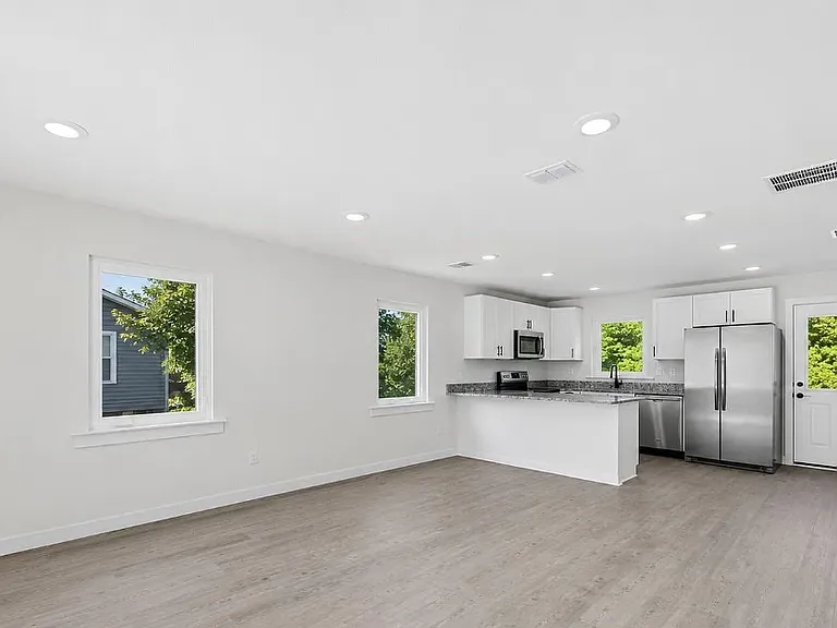 244 S Caldwell Ave #244 — Photo 4