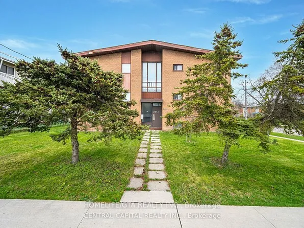 2313 Kipling Ave #5, Toronto, ON M9W 4L7