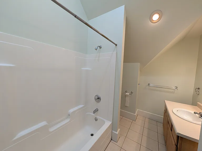 66 Oxford St #3 — Photo 13