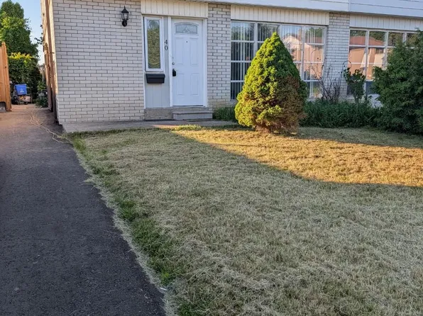 40 Flamingo Cres, Brampton, ON L6T 2G5