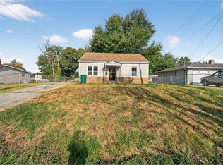 253 N 74th St, East Saint Louis, IL 62203