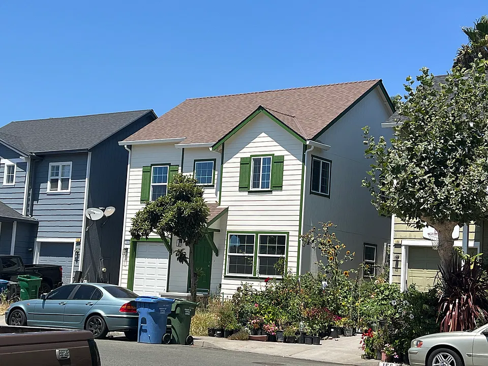168 Hazelnut Ln