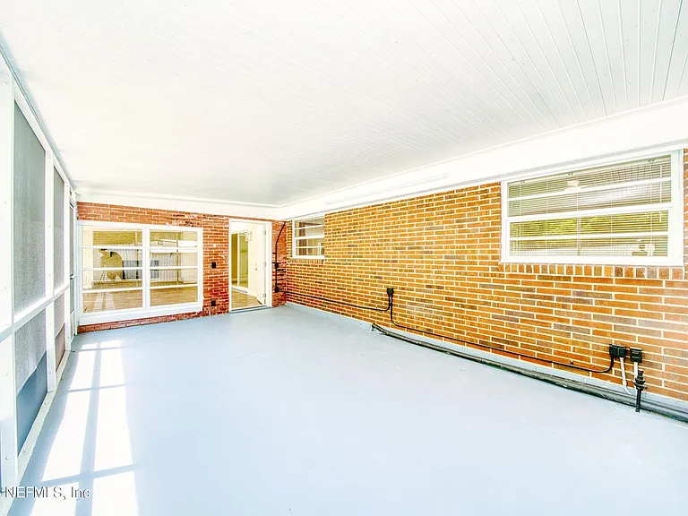 2517 Palm Ave — Photo 22