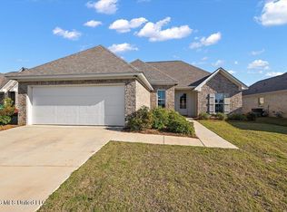 405 Butternut Dr, Canton, MS 39046