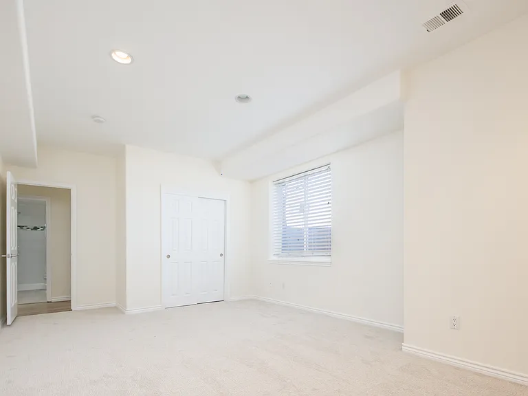 335 N Josephine St #A — Photo 57