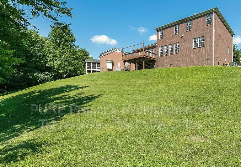 1214 Broadmoor Cir — Photo 41