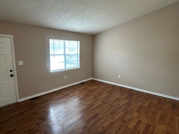 3rd image of 1343 Kilby St