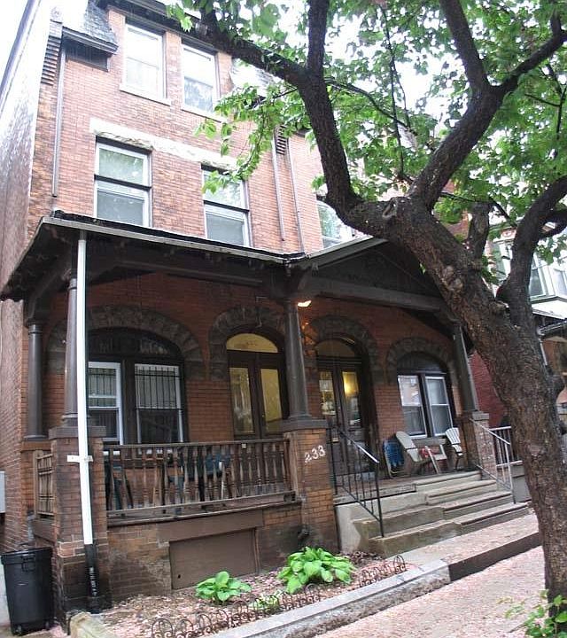 1st image of 235 Buckingham Pl APT 2