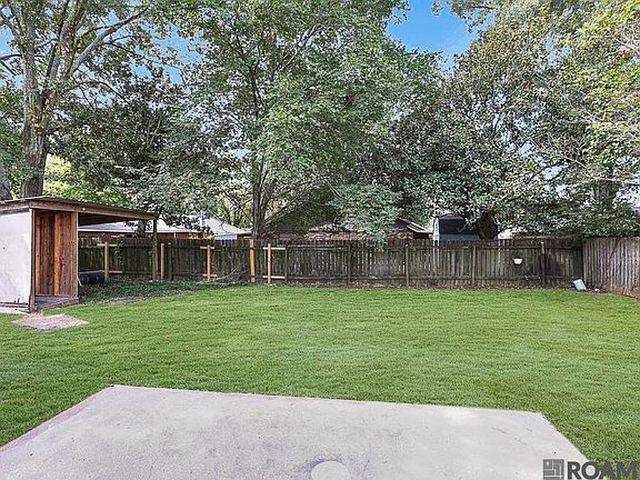 4th image of 13136 Briargrove Ave