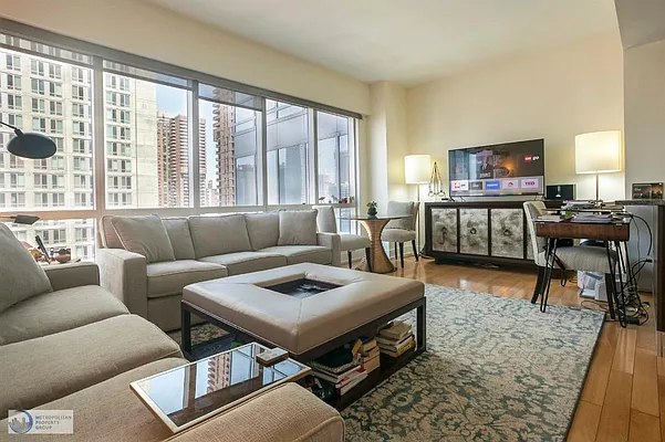 Rented by Oxford Property Group | media 12