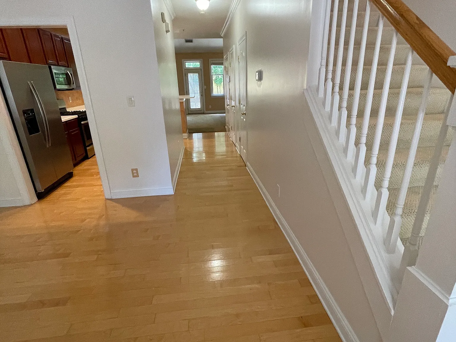 1156 Hampton Gardens Ln — Photo 2