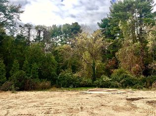 646 Caledonia Rd, Dix Hills, NY 11746