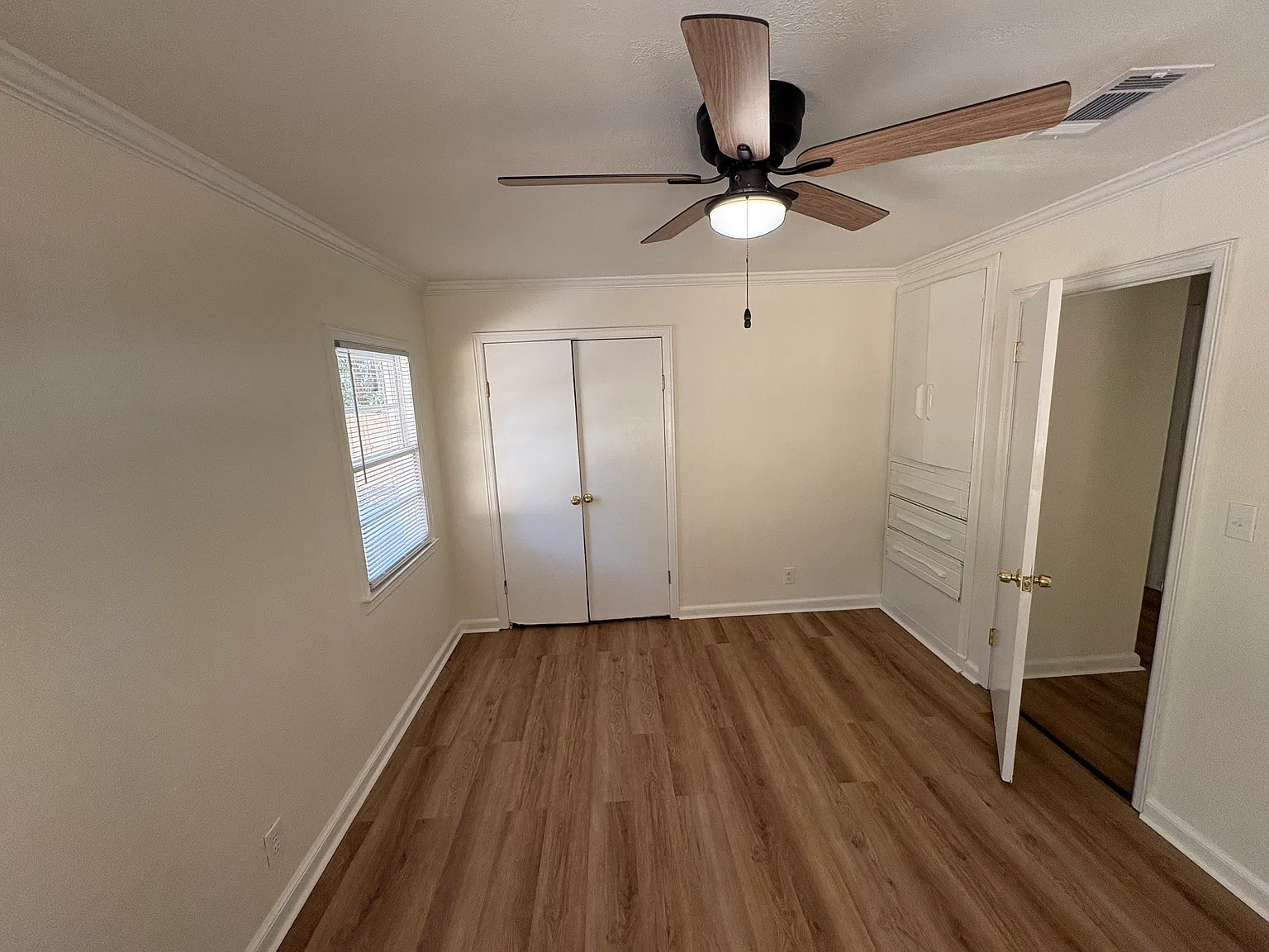 2 bed, 964 sqft, $1,200 — Photo 4