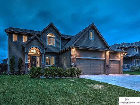 3rd image of 1003 Clearwater Dr