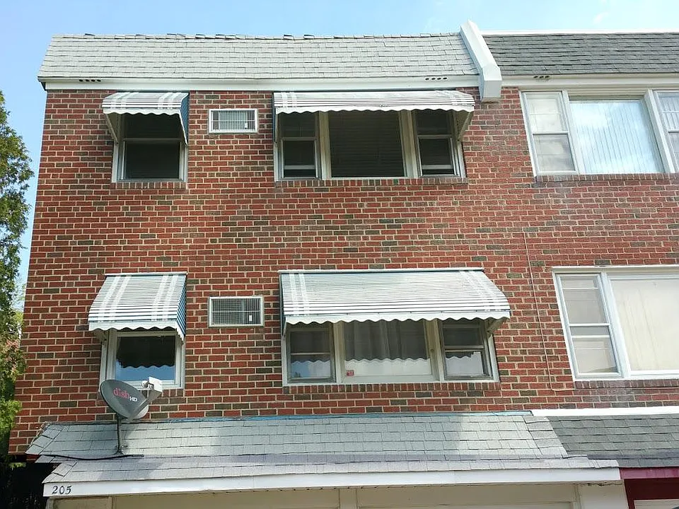 205 E Erica Pl