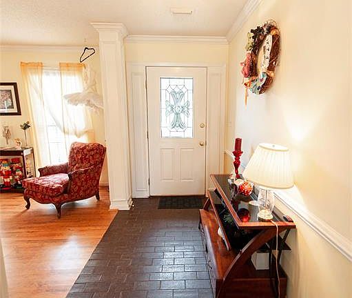 5th image of 130 Oldfield Dr