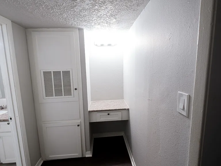 6519 Sloan St #4 — Photo 10