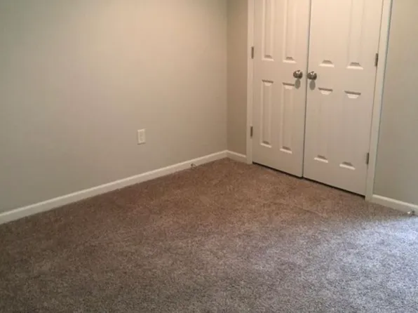 7829 W 61st Ter, Overland Park, KS 66202
