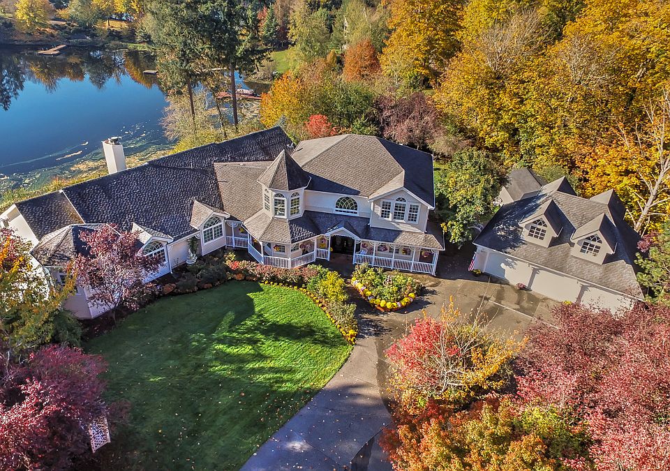 1st image of 5417 Peninsula Dr SE
