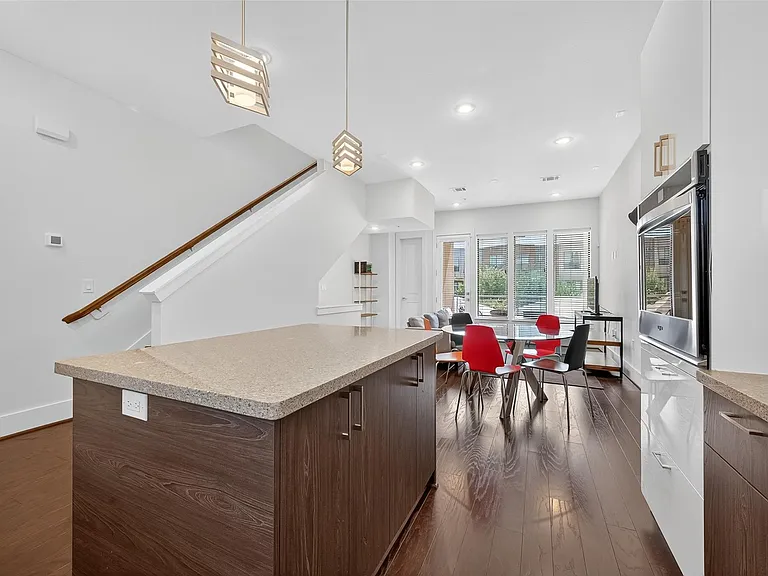 2401 Crawford St #C3D — Photo 16