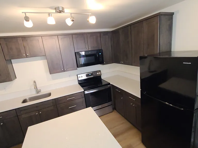 1787 Pine St #1 — Photo 2