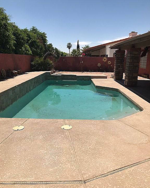 Self cleaning pool!
