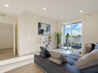 V on Victory Apartments, Van Nuys, CA 91401