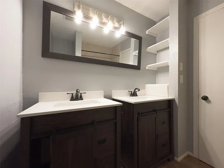 122 N Iowa Ave #4 — Photo 12