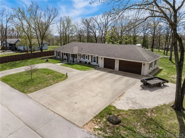 111 Woodcrest, Laurie, MO 65037