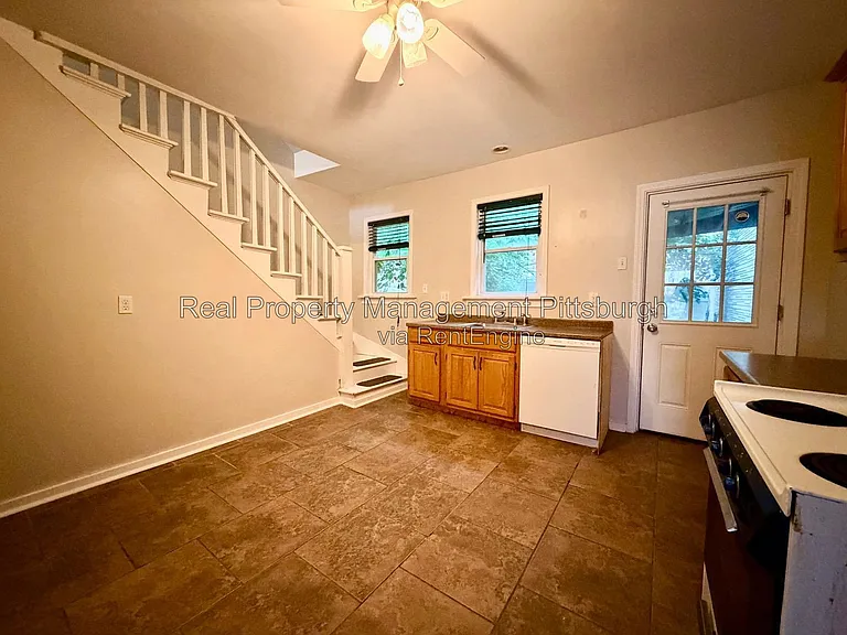 207 Edmond St — Photo 6