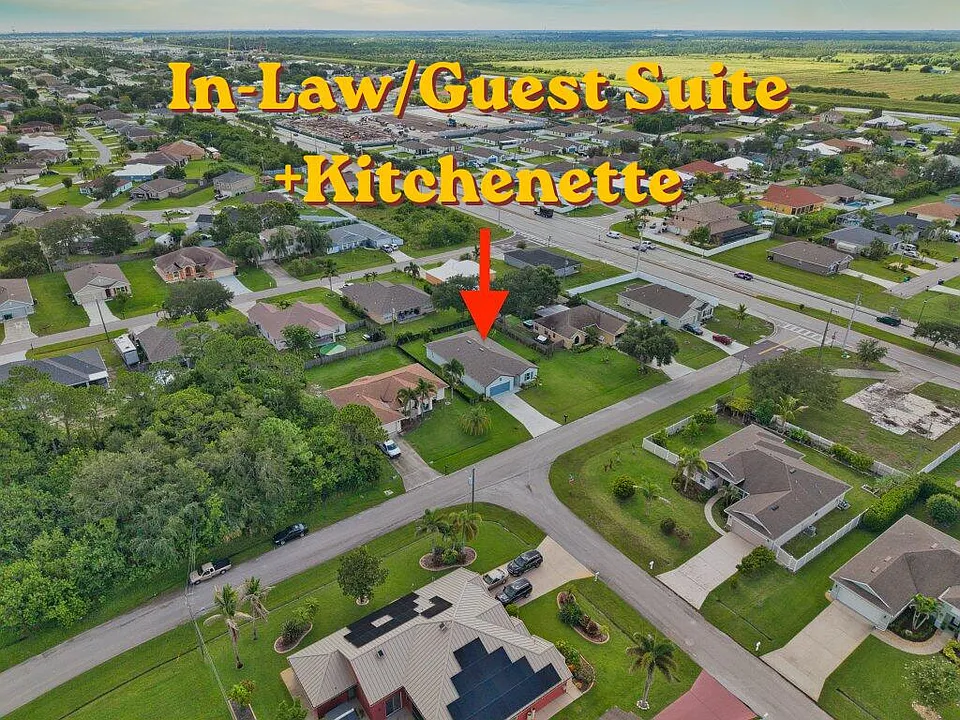 226 SW Milburn Cir