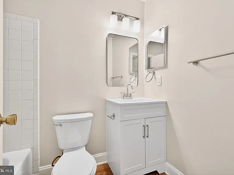 7306 Eggar Woods Ln — Photo 25