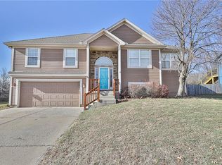 612 N Walnut Ln, Lone Jack, MO 64070