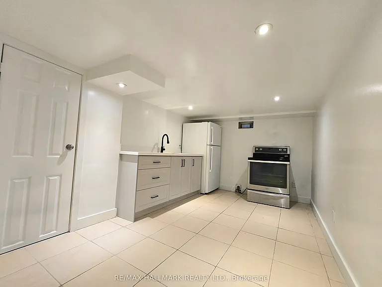 49 Hunt Ave — Photo 13