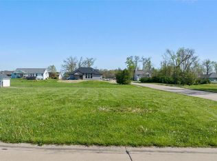 4821 Oak Falls Dr, Waterloo, IL 62298