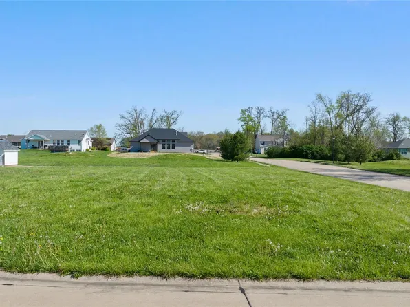 4821 Oak Falls Dr, Waterloo, IL 62298