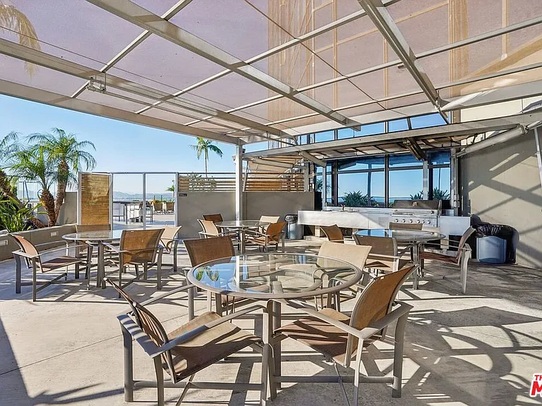 1100 Wilshire Blvd #2201 — Photo 23