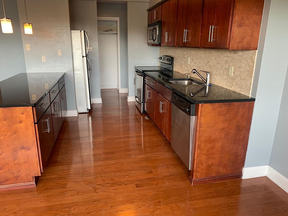 1st image of 60 Parkway Dr E APT 7G