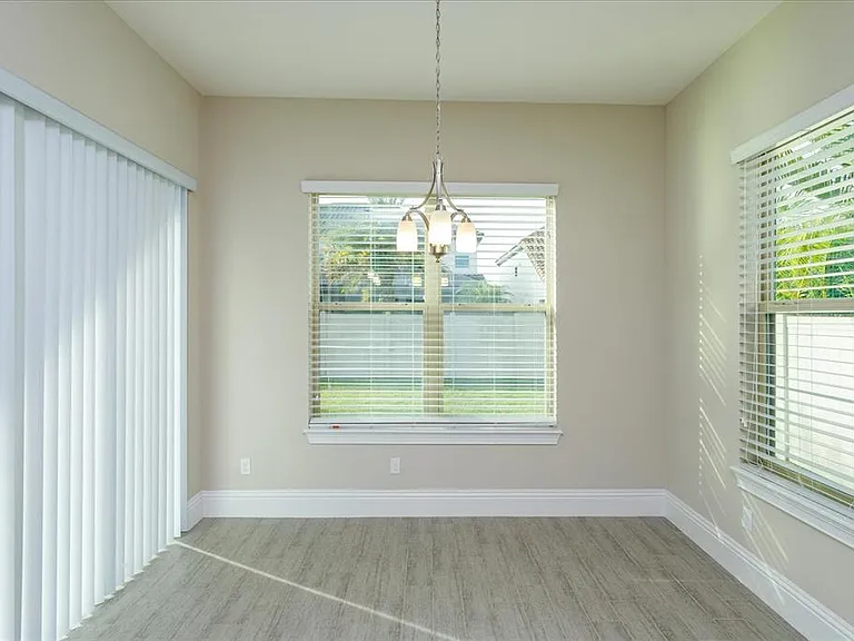 6354 Swanson St — Photo 12