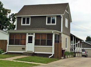 907 C Ave, Vinton, IA 52349