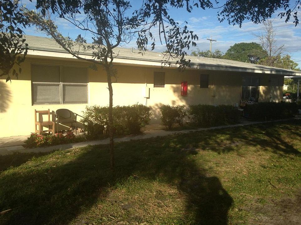 1st image of 1002 S D St