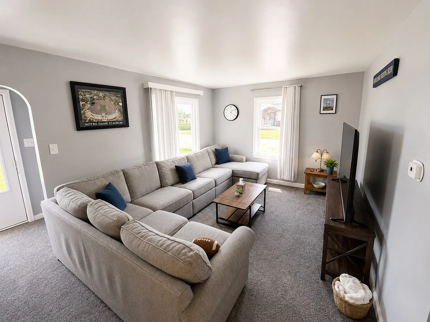 3 bed, 1924 sqft, $2,300 — Photo 2