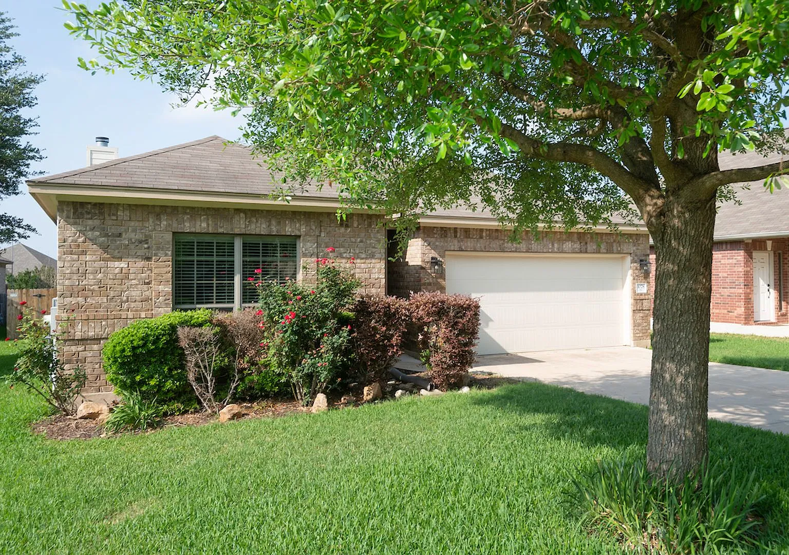 Three Bedroom home in the Legends Vista Community in Round Rock — Photo 1