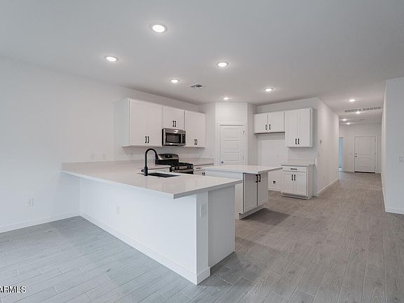 4th image of 40405 W Chambers Drive